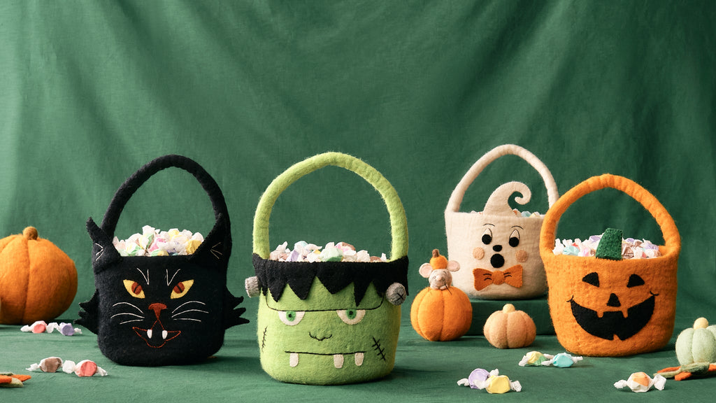 Black Cat Halloween Bucket